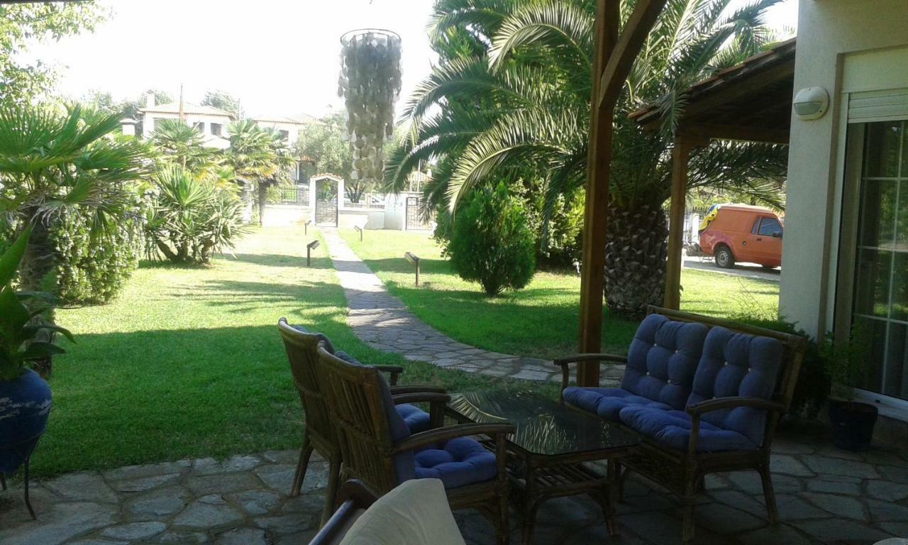 Villa Close To The Beach Ormos Panagias Exterior foto