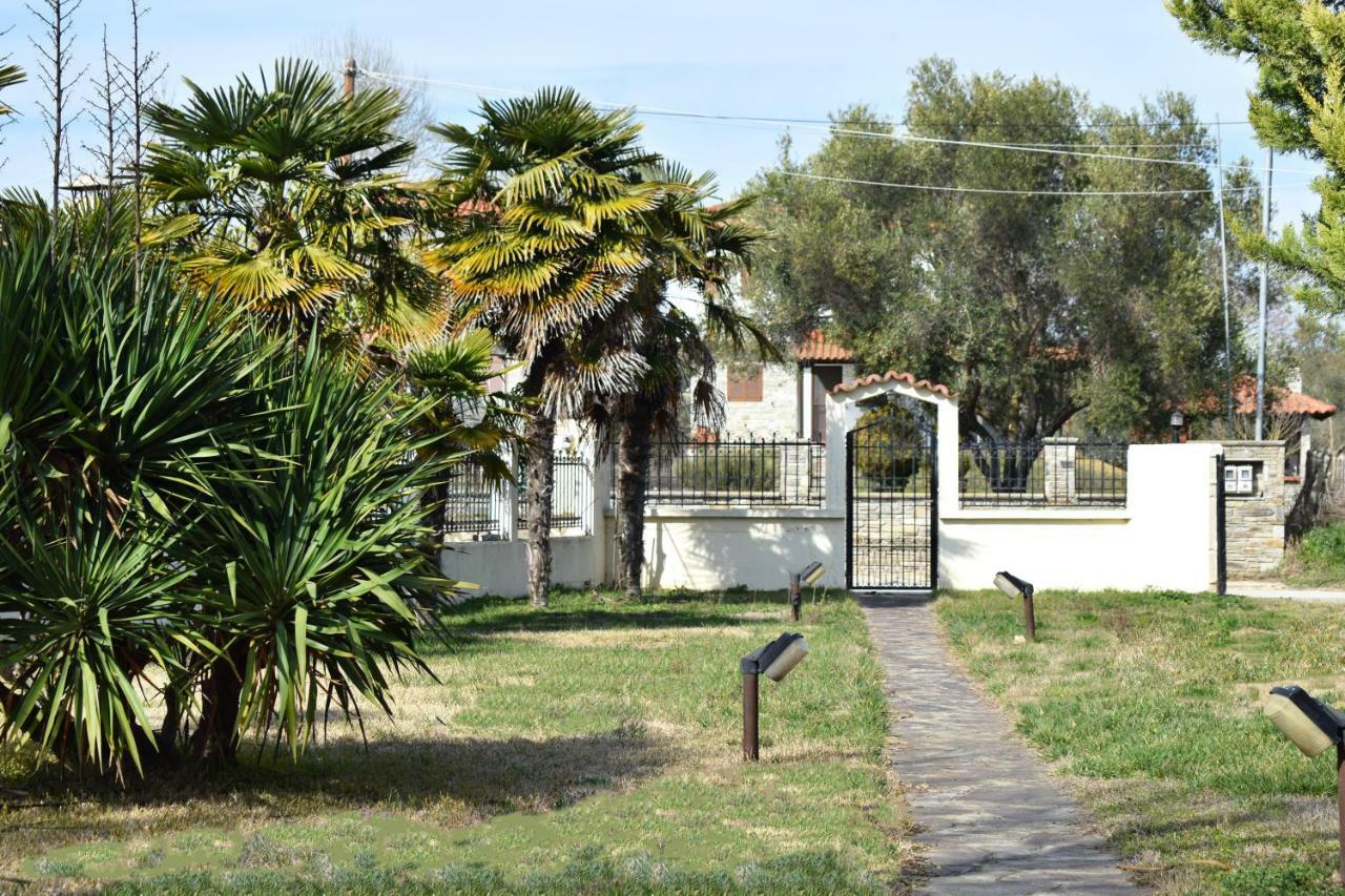Villa Close To The Beach Ormos Panagias Exterior foto
